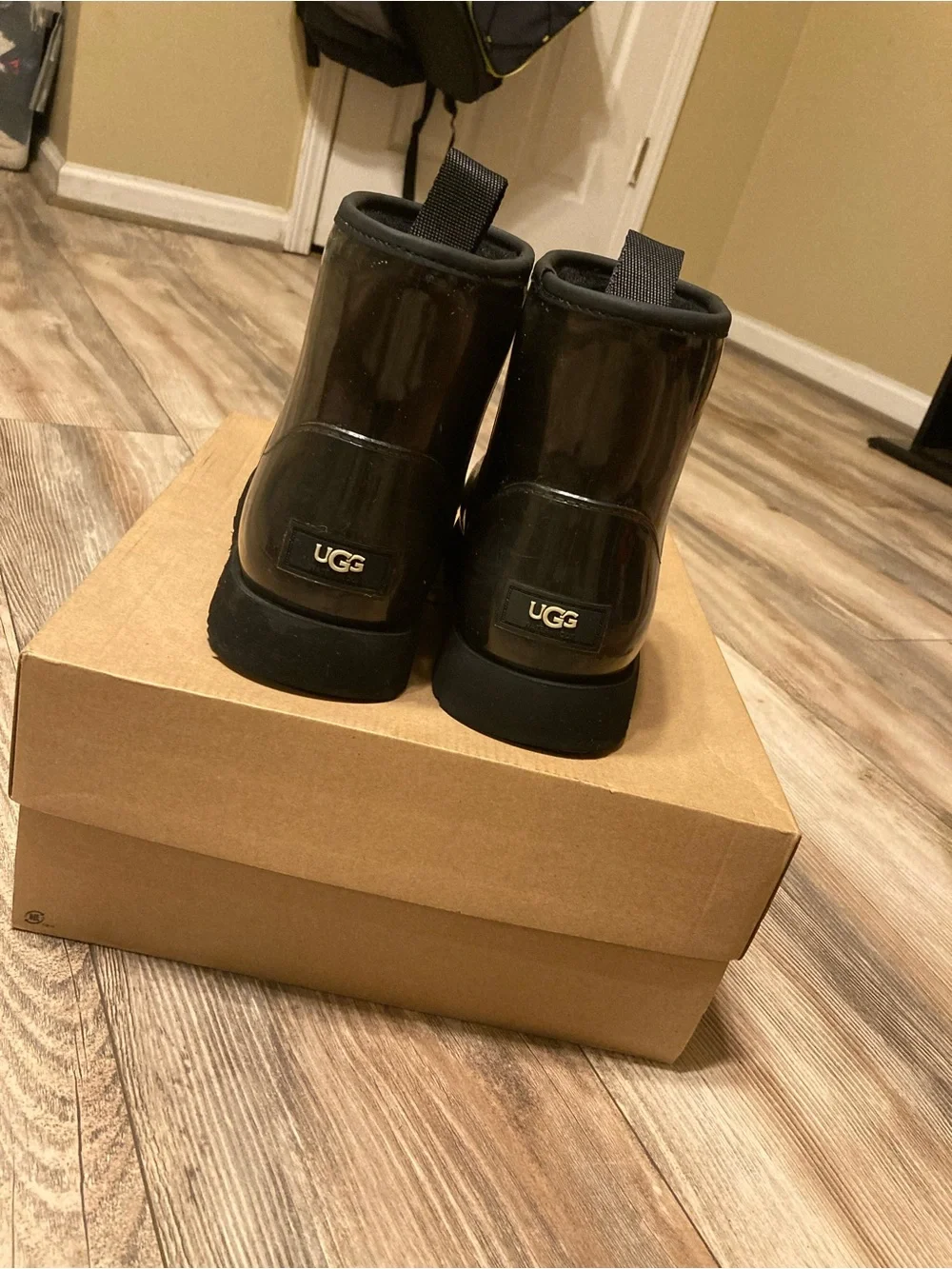UGG Woman’s Short Waterproof Boot - Black